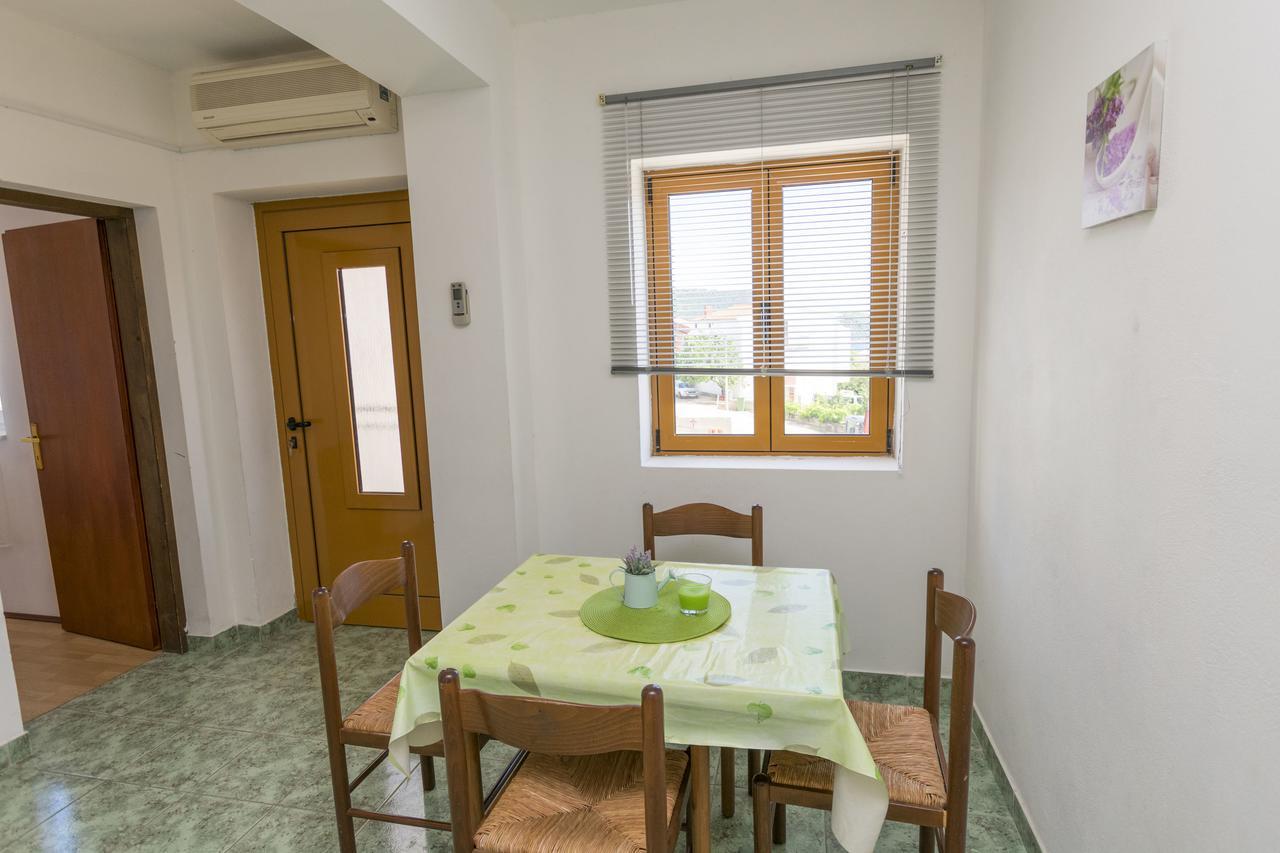 Apartments Ksenija Primošten Exterior foto